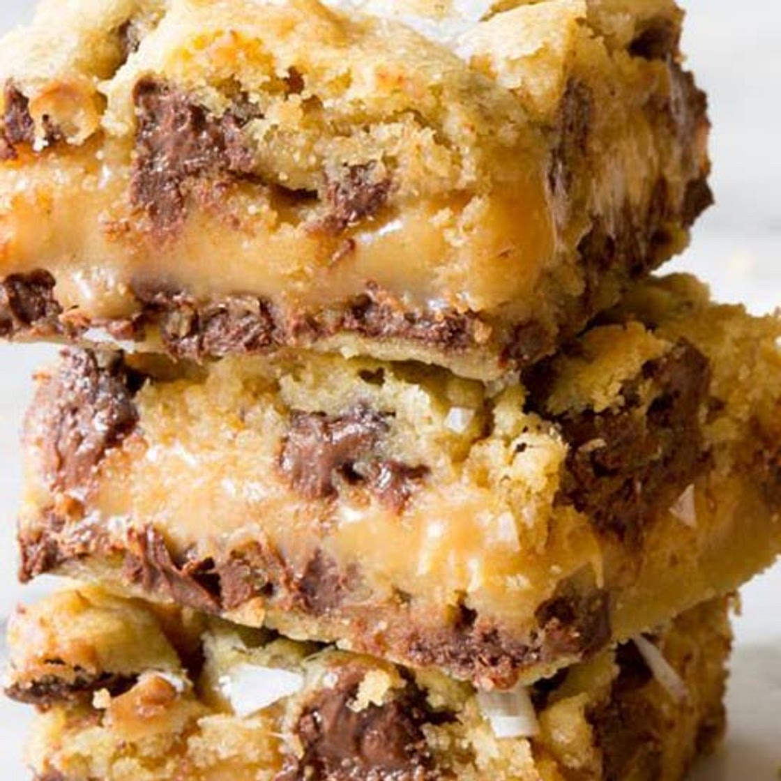 Salted Caramel Chocolate Chip Cookie Bars