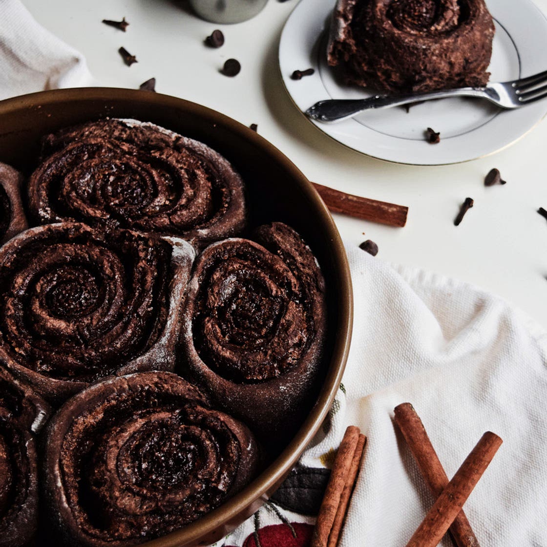 Vegan Chocolate Cinnamon Rolls