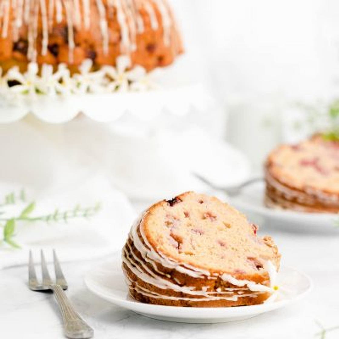 Healthy Strawberry Bundt Cake