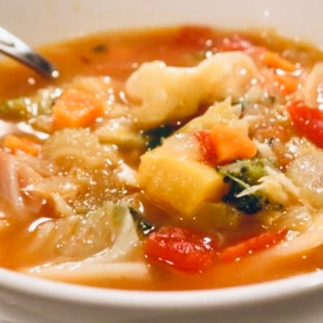 Fat Burning Cabbage Soup (شوربة الملفوف )