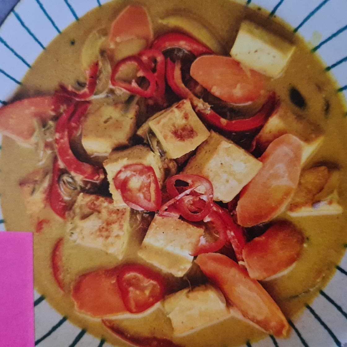 CREAMY VEGETABLE PANANG CURRY