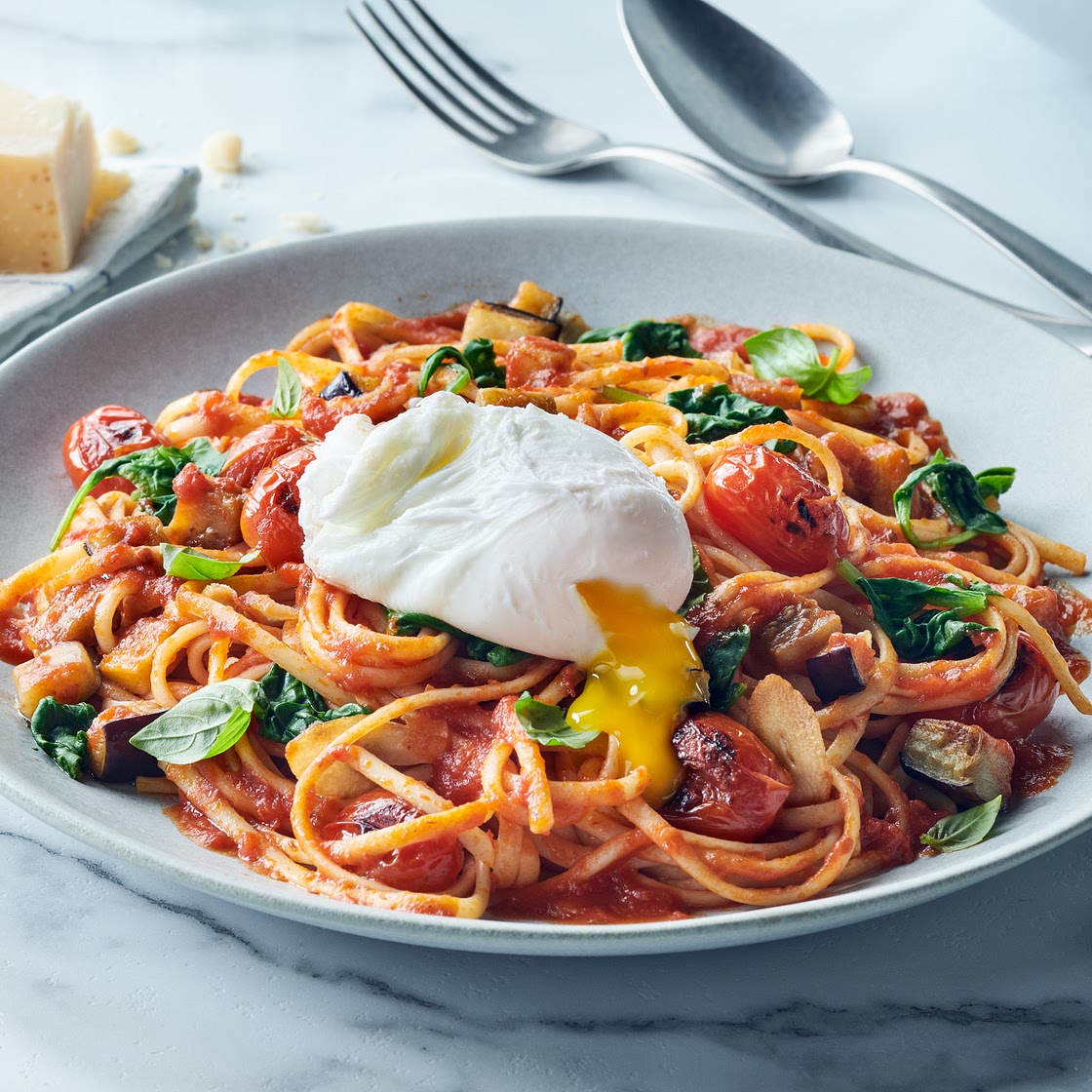 Linguines aux tomates cerises rôties, aux épinards et à l’aubergine