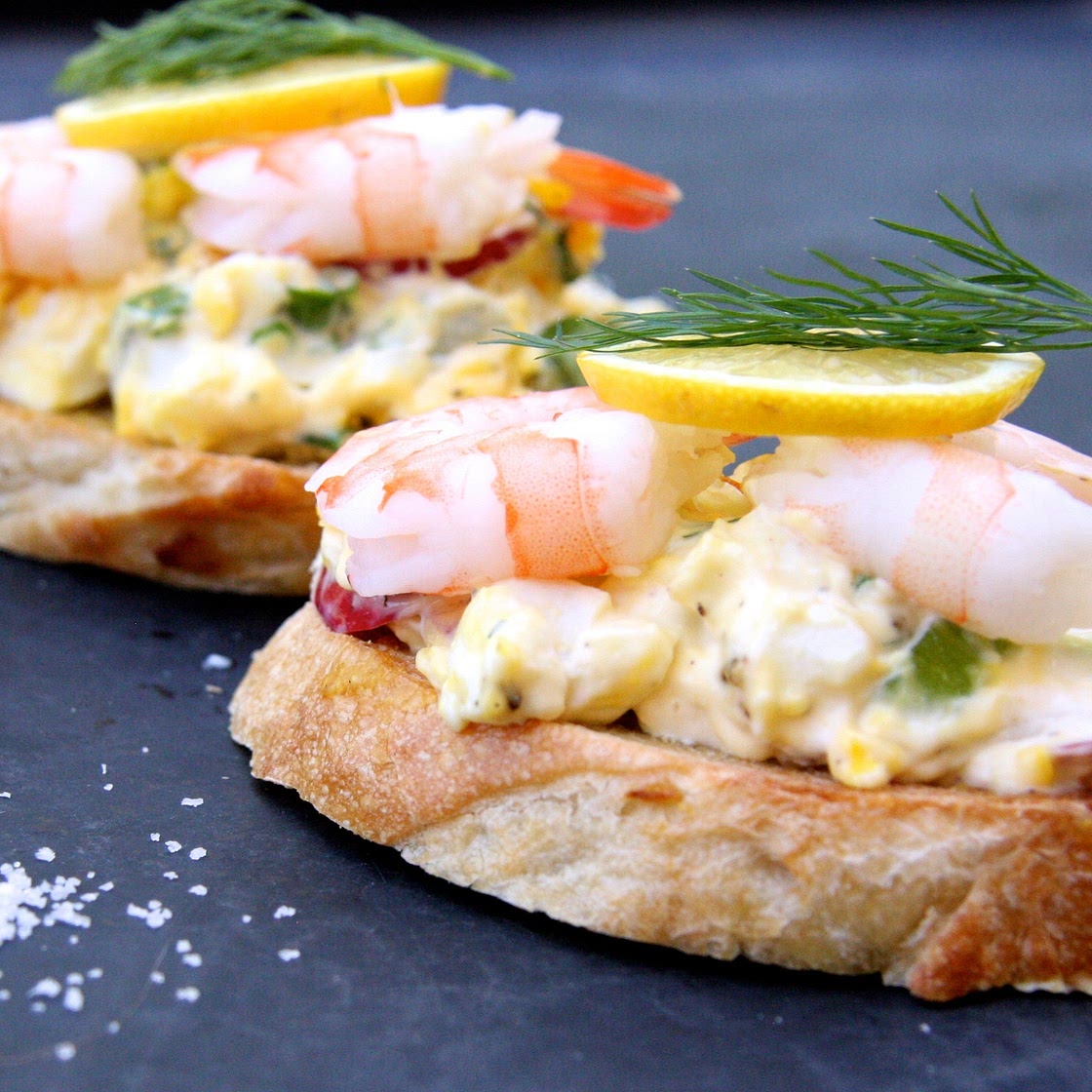 Tartine de salade aux œufs et crevettes