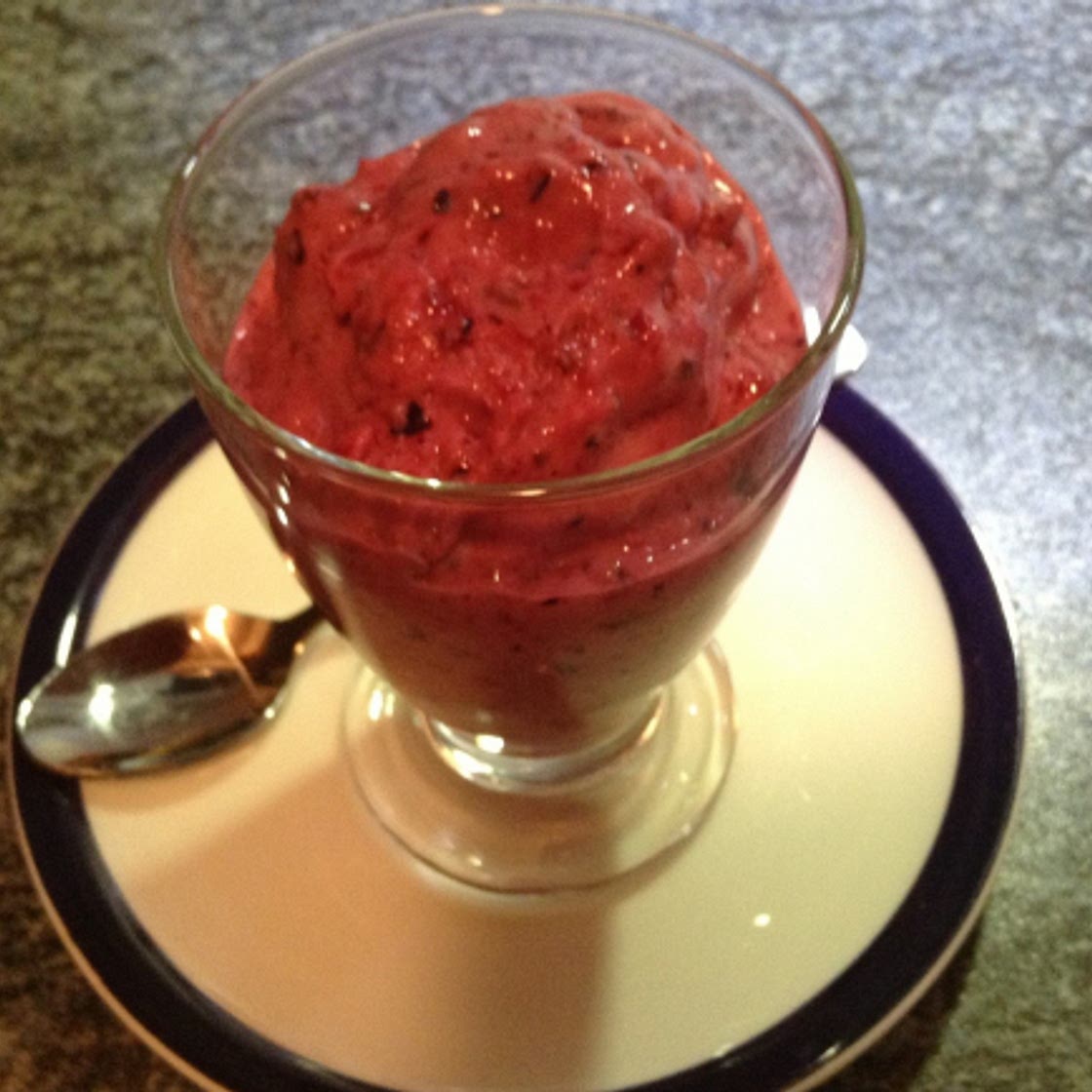 Beeren-Joghurt-Eis