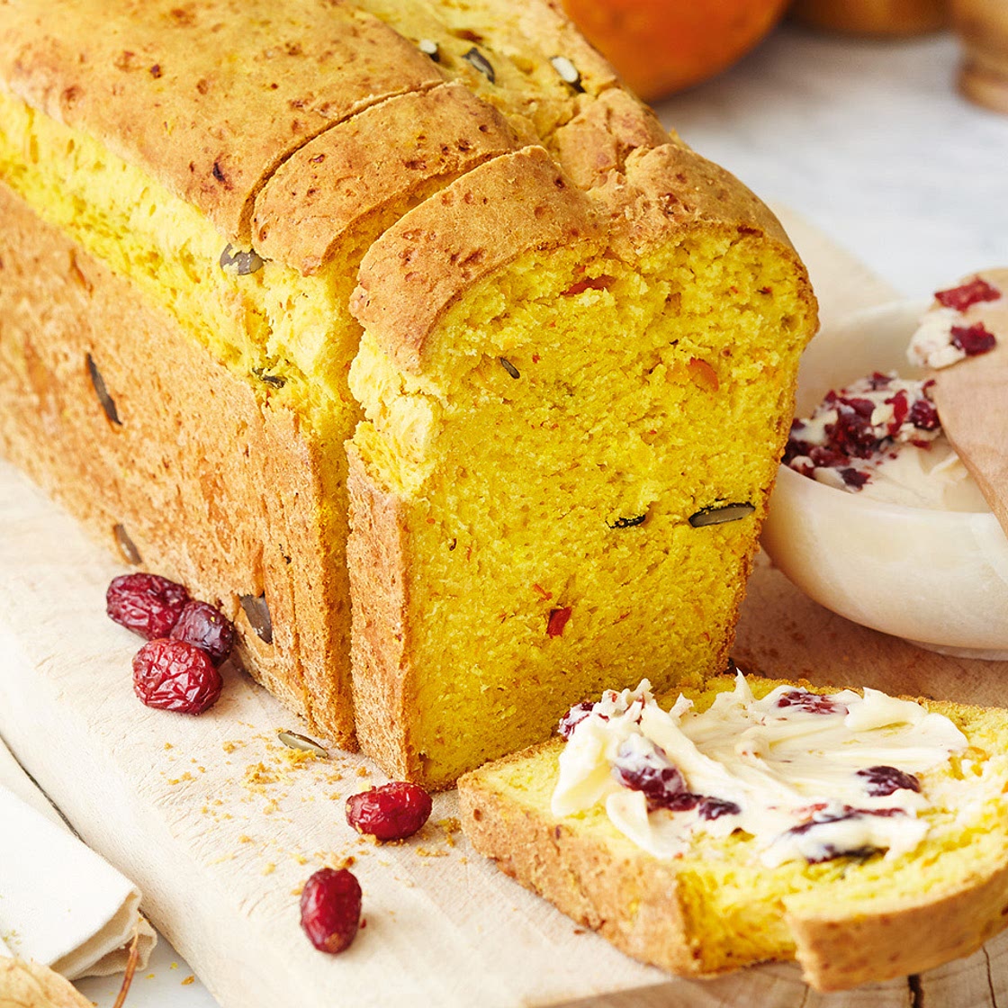 Kürbis-Ingwer-Brot mit Cranberry-Butter