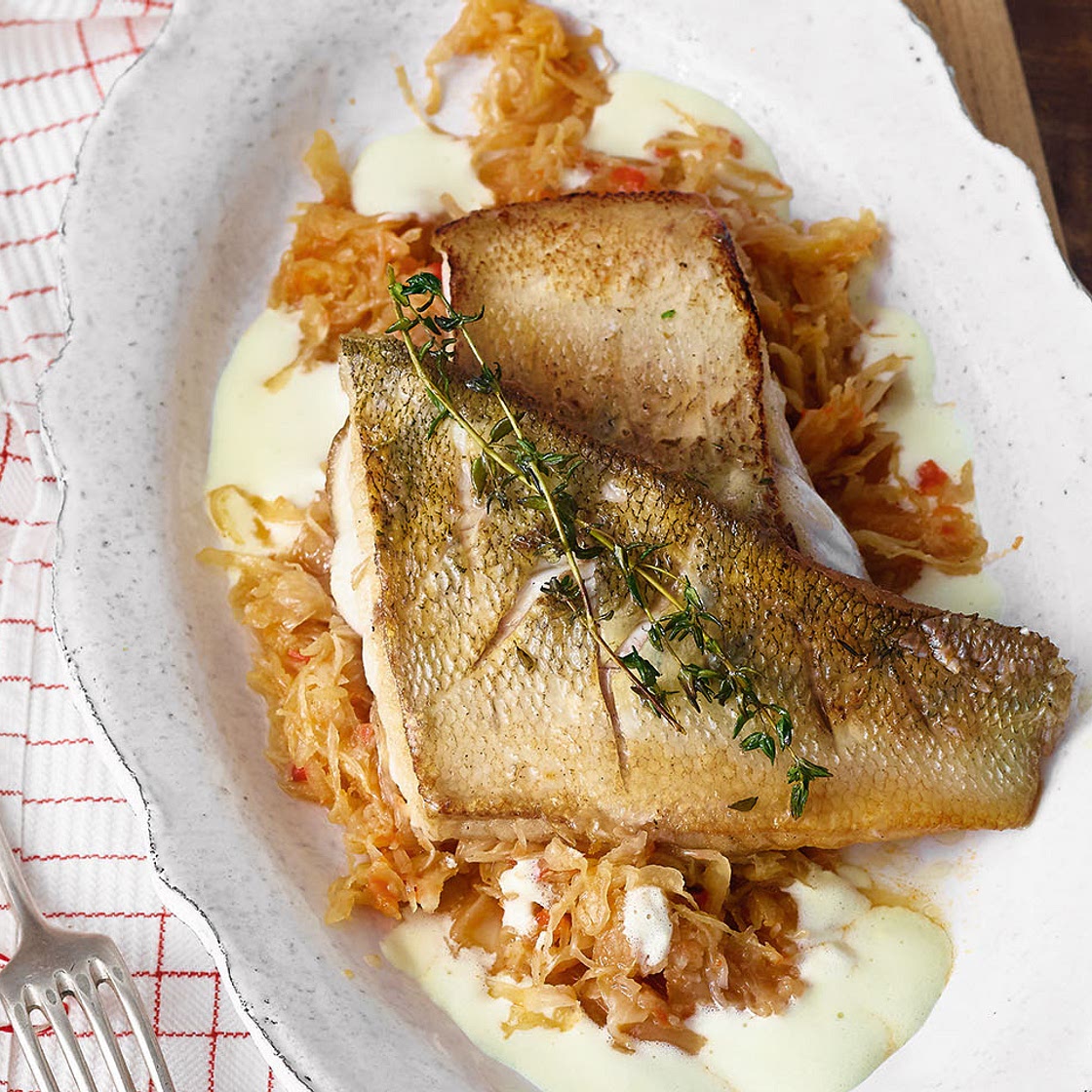Zander mit Paprikakraut und Rieslingschaum
