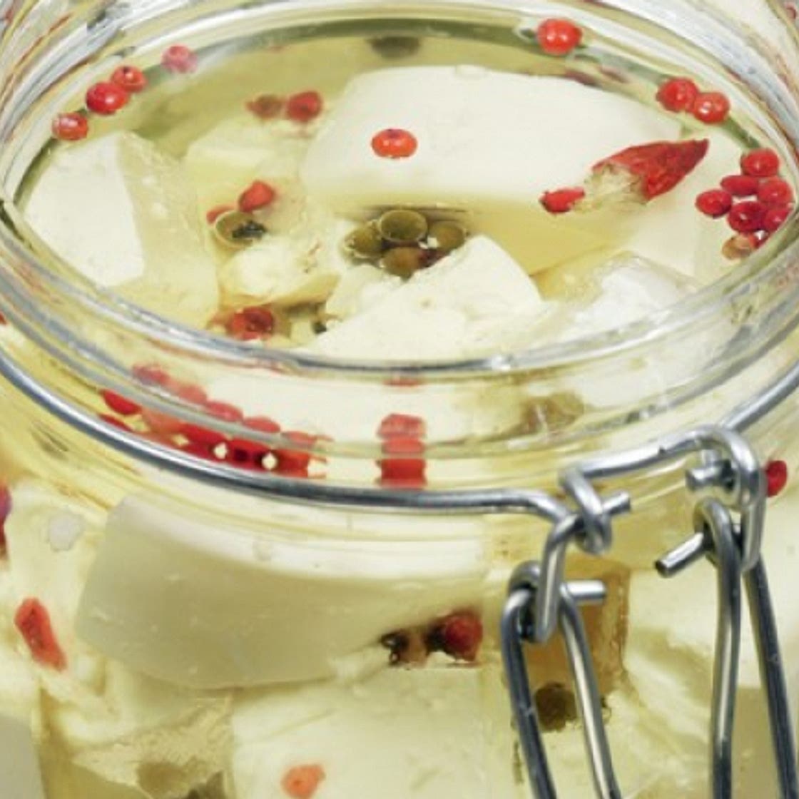 Eingelegter Schafkäse