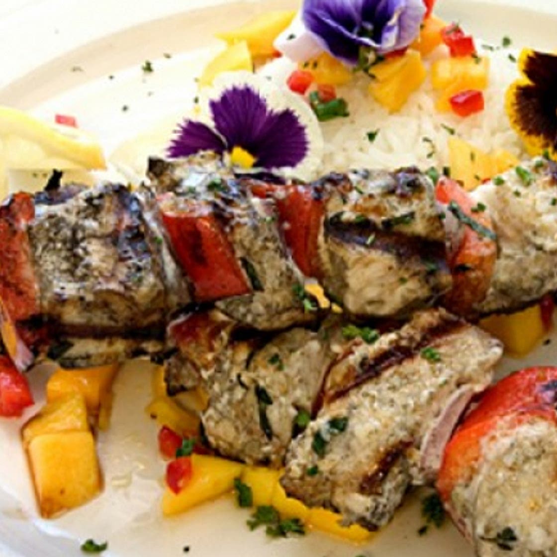 Fischspieß mit Tarator-Sauce