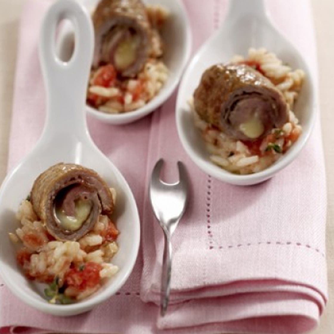 Raffinierte Kalbsrouladen mit Tomatenreis
