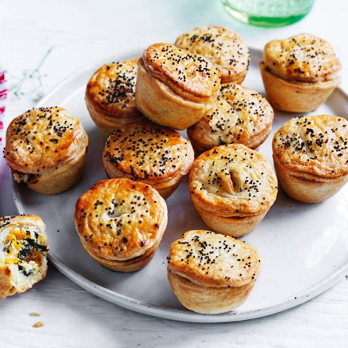 Spinach and pumpkin party pies recipe