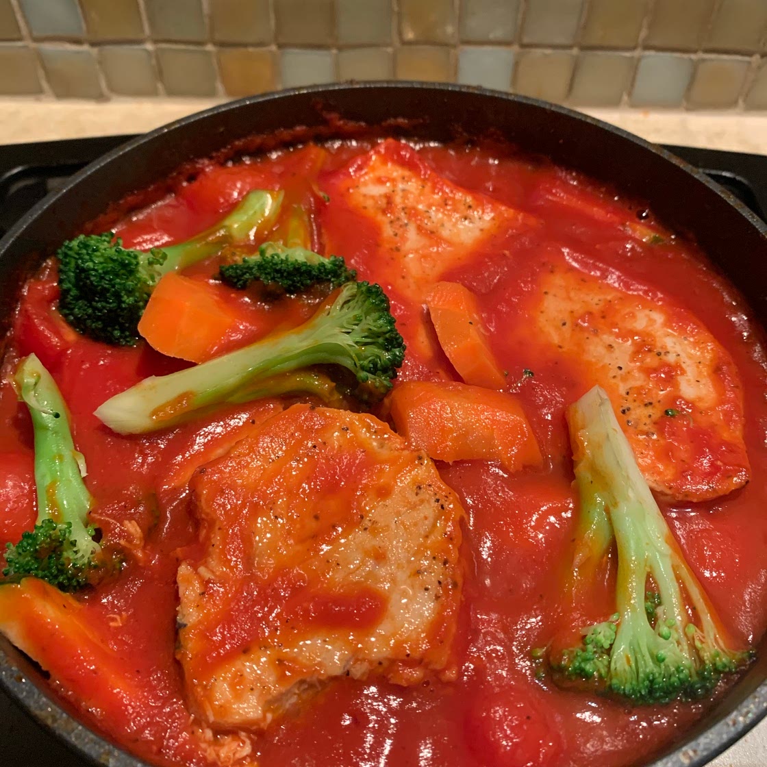 Swordfish stake in tomato sauce 