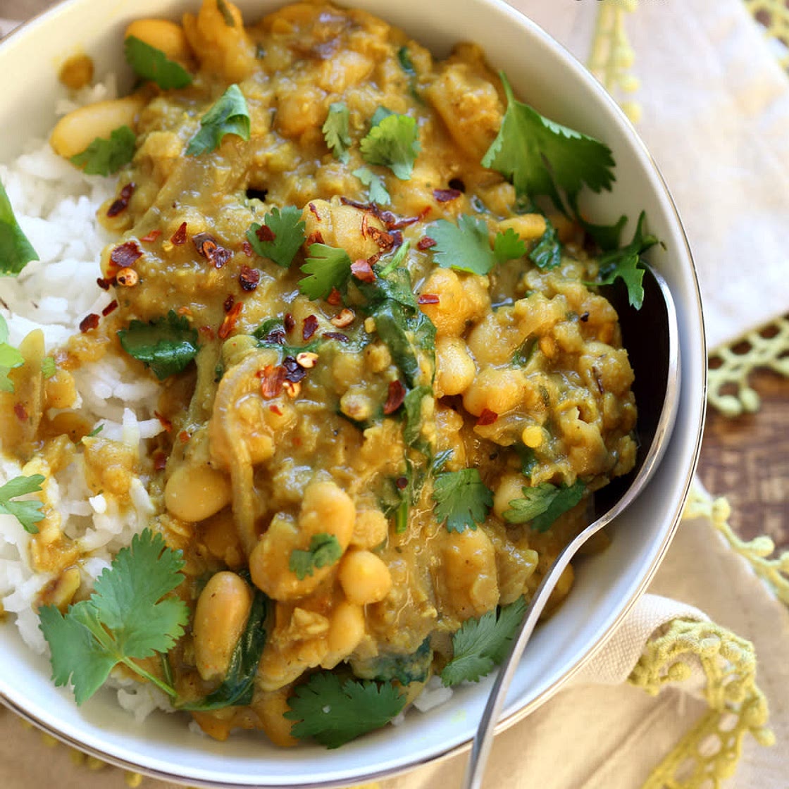 White Bean and Tumeric Curry