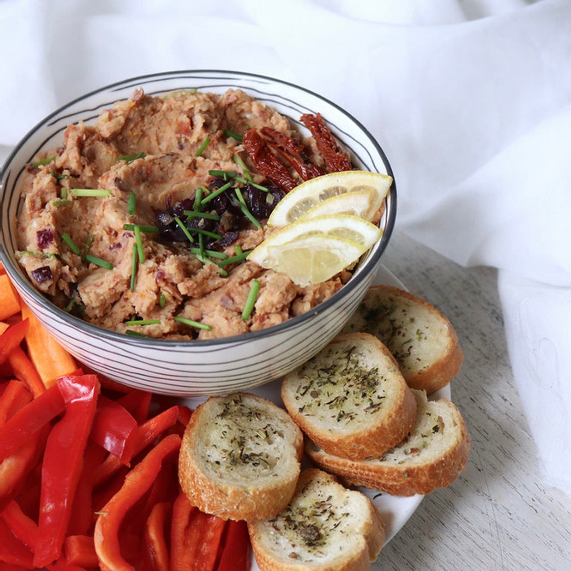 Sun-dried Tomato & White Bean Dip