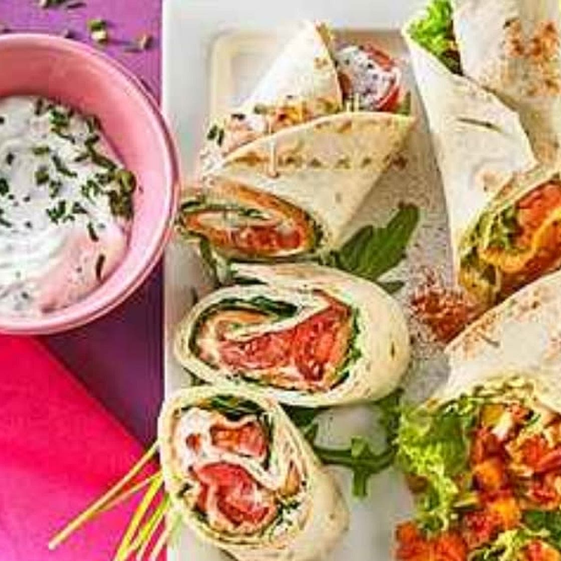 Wrap mit Hähnchen-Paprika-Zucchini-Füllung