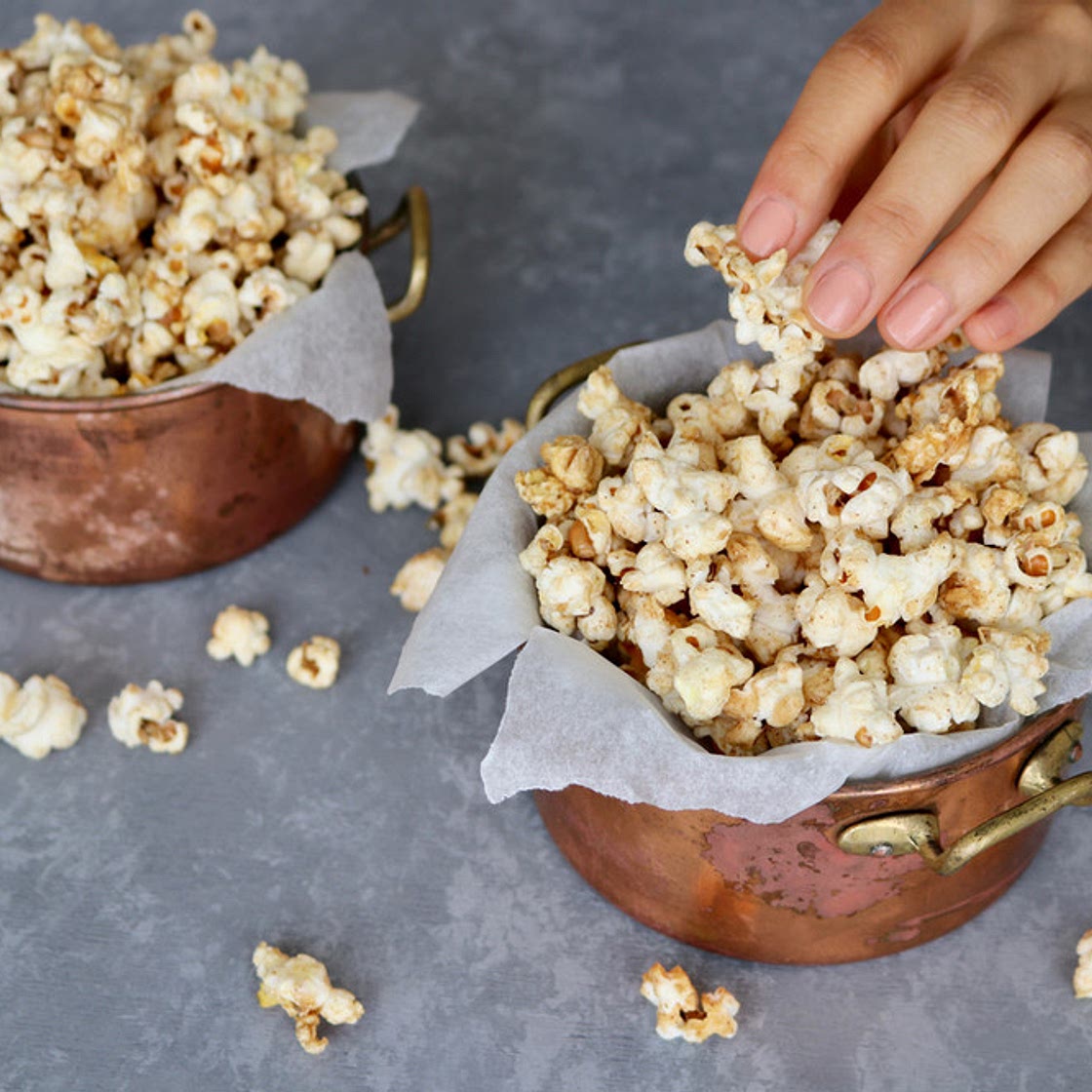 Vegan Caramel Popcorn