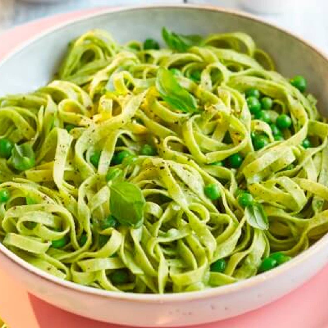 Pasta with low-fat pesto and peas - Heart Matters magazine