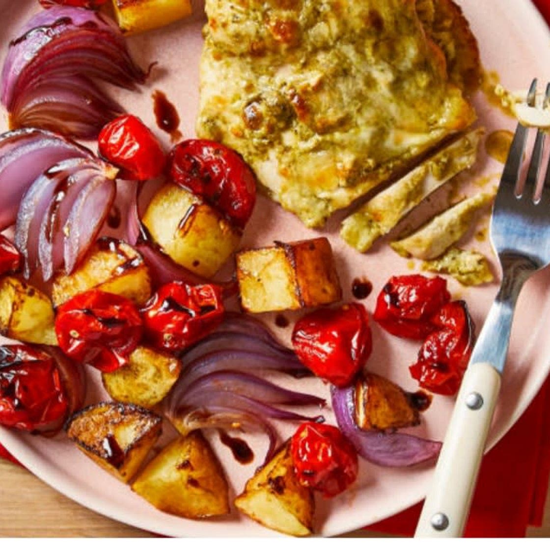 Cheesy Chicken & Pesto Caprese Bake
