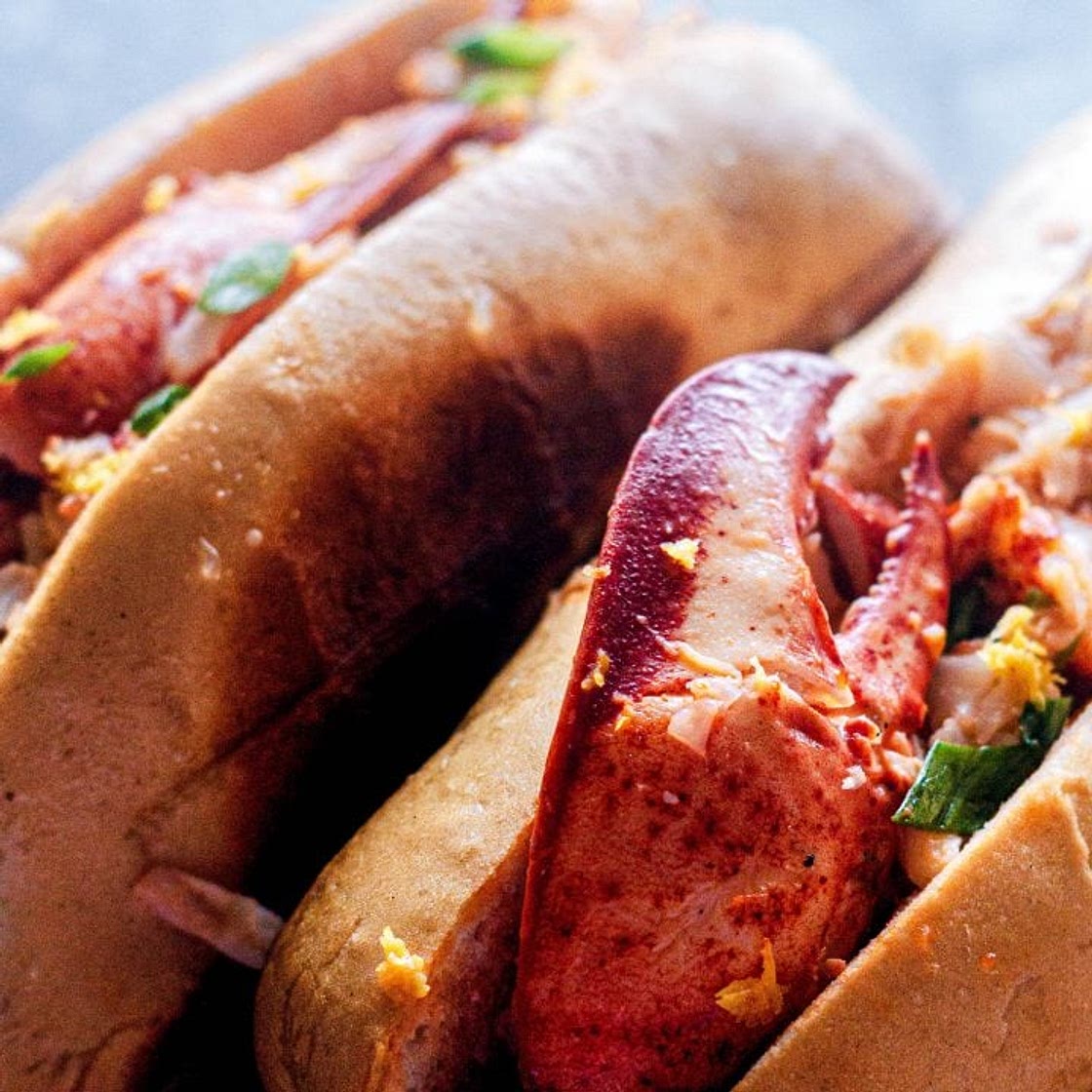 Warm Butter Lobster Rolls (Connecticut Style)