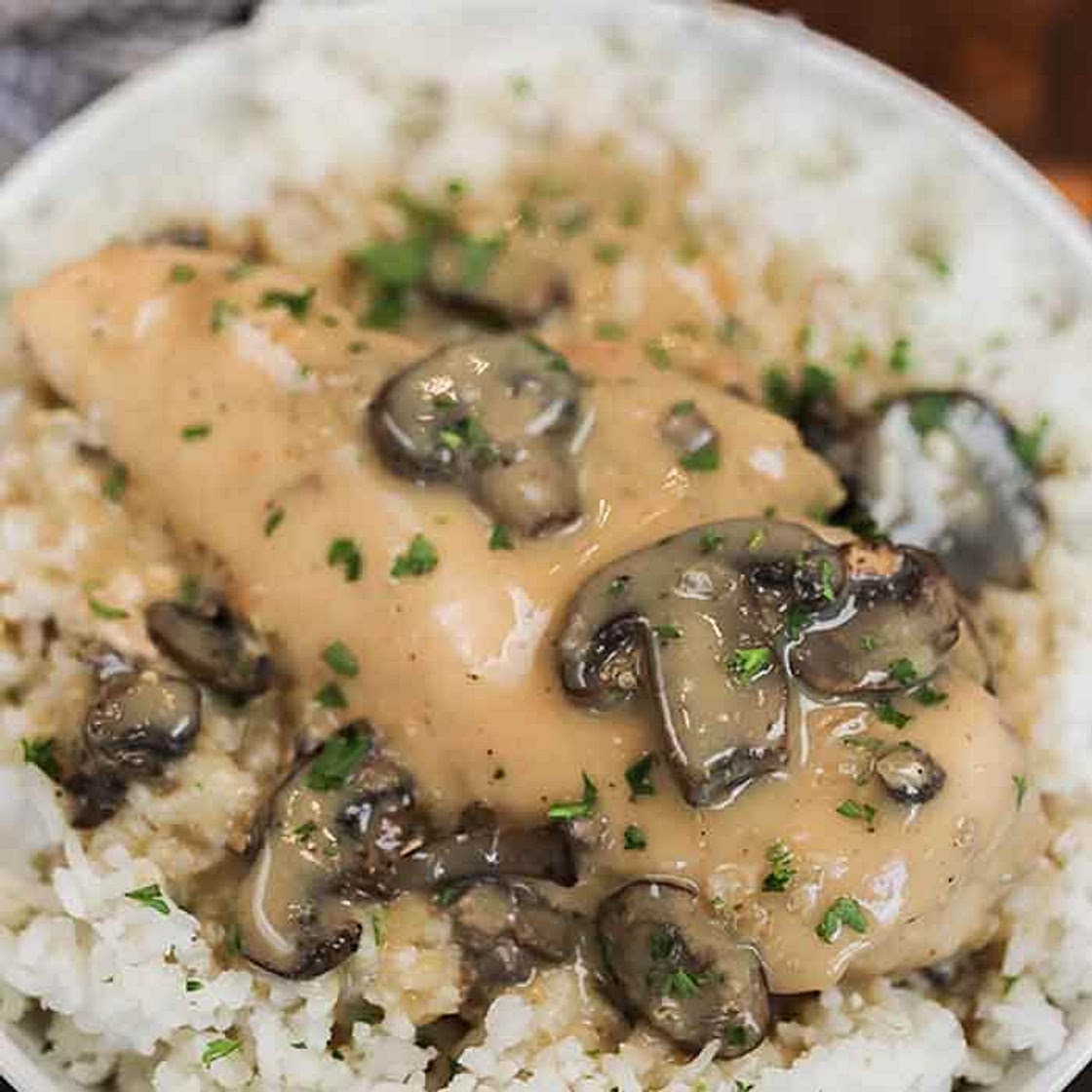 Crock pot smothered chicken with gravy