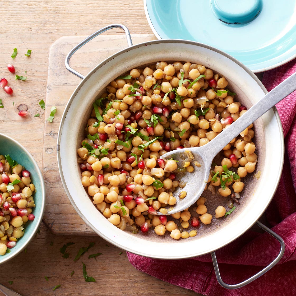 Anardana chana (pomegranate and chickpea curry)