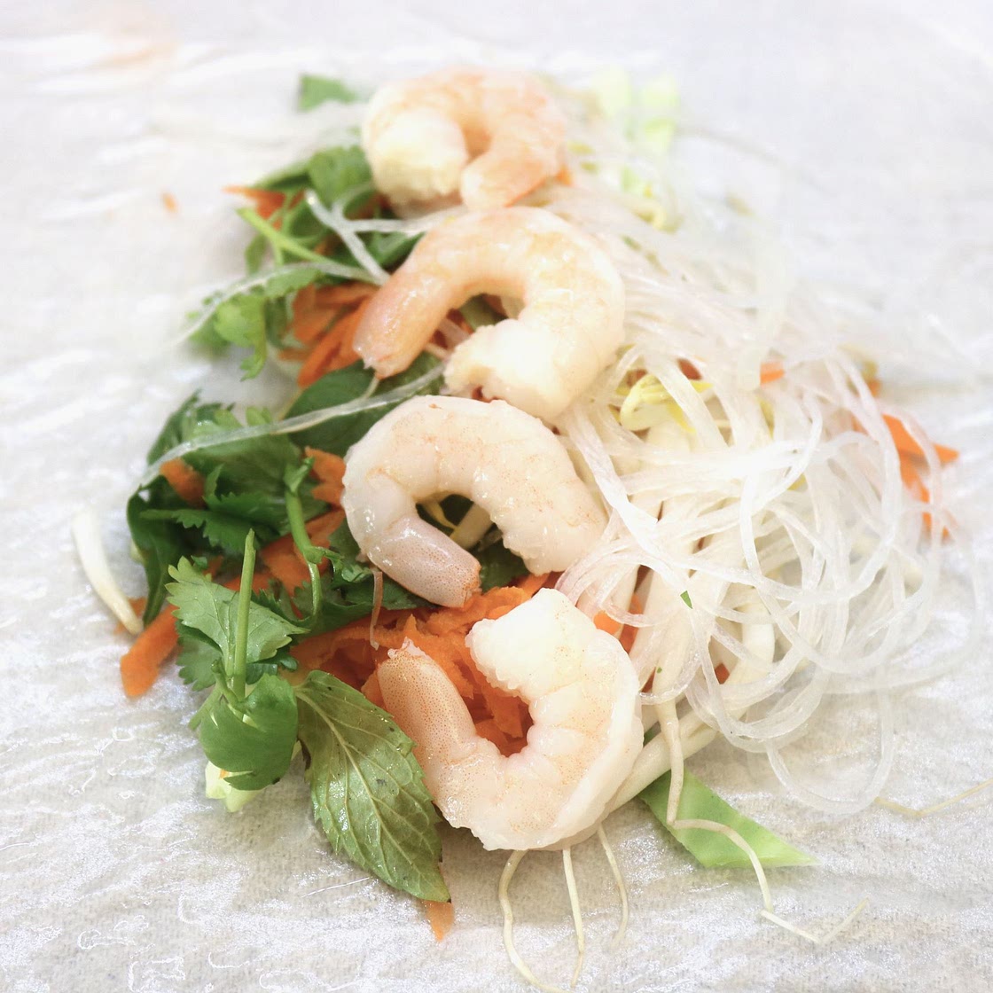 Fresh Spring Rolls with Thai Peanut Sauce