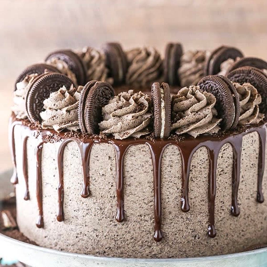 Oreo drip cake