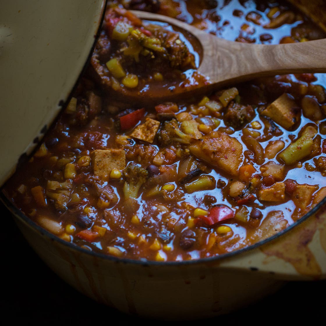 Kimchi Chigae Chili WHUT? - The Korean Vegan