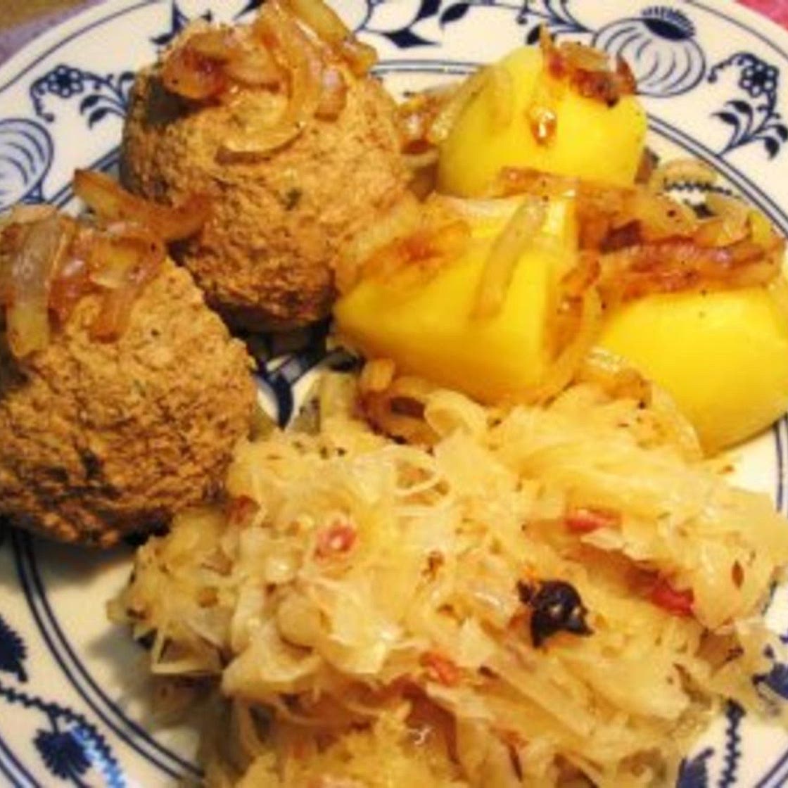 Leberknödel mit Sauerkraut
