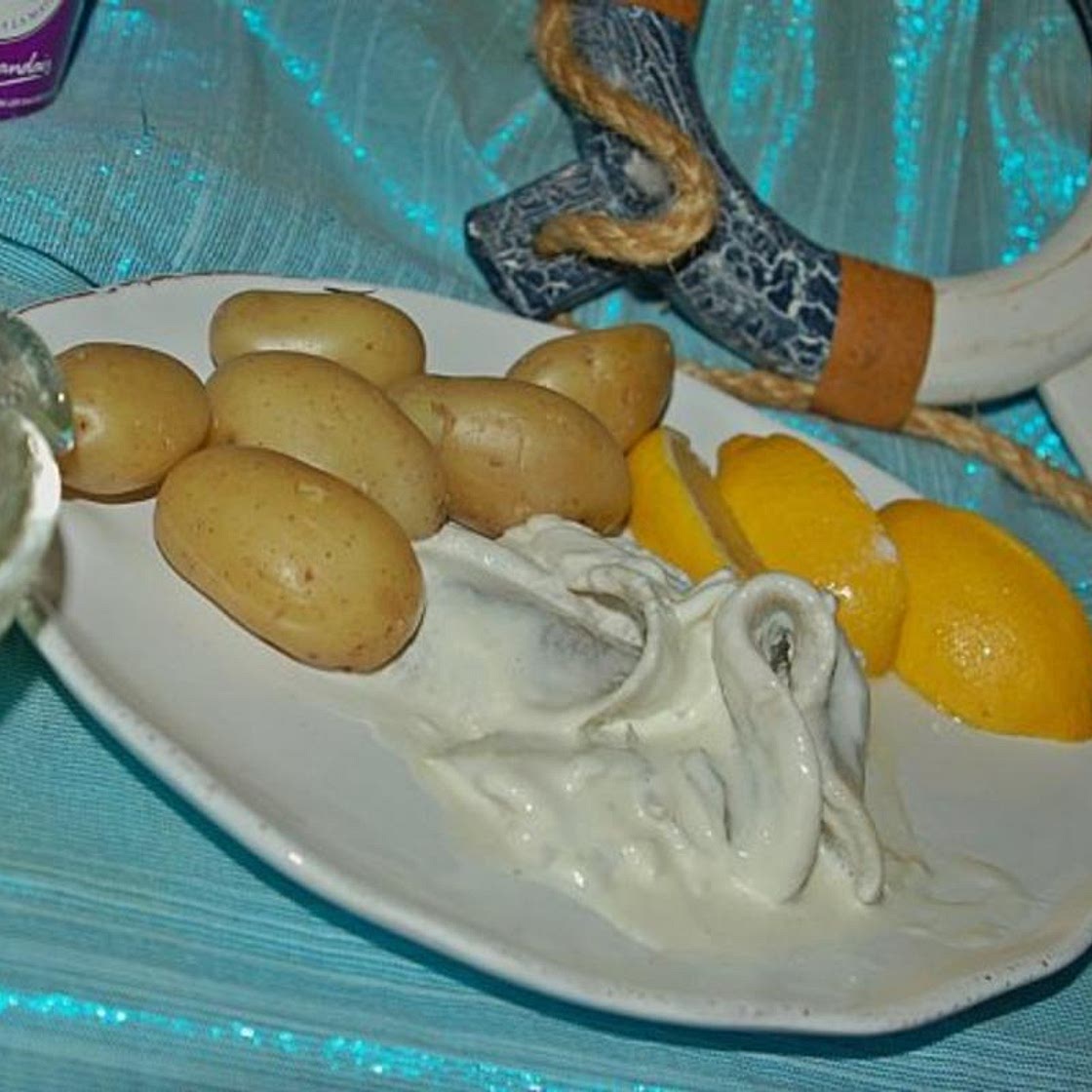 Heringsstipp mit Joghurt und saurer Sahne