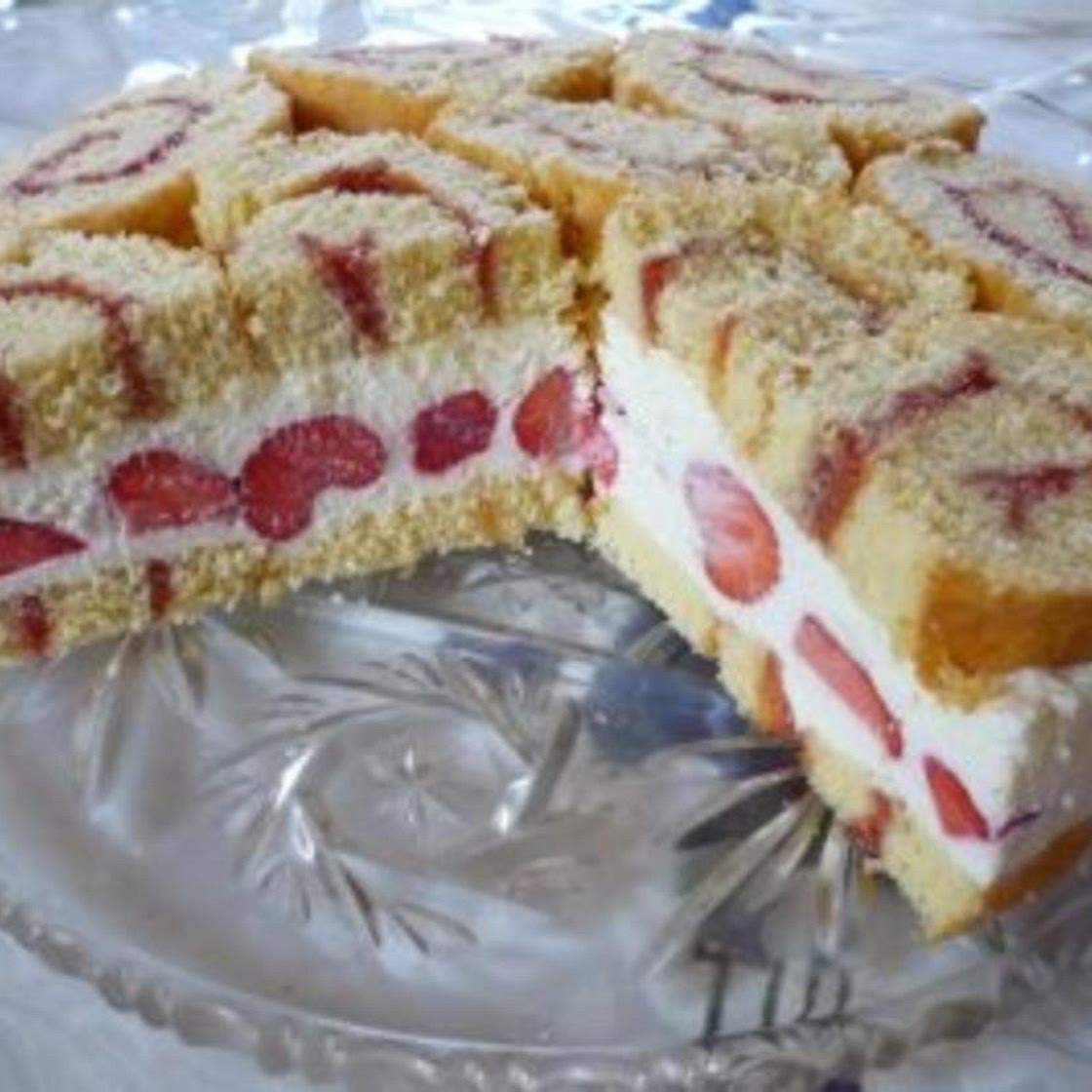 Erdbeerschnecken-Torte