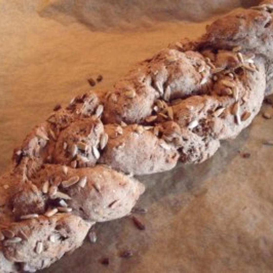 Brotzopf mit Kürbiskernen