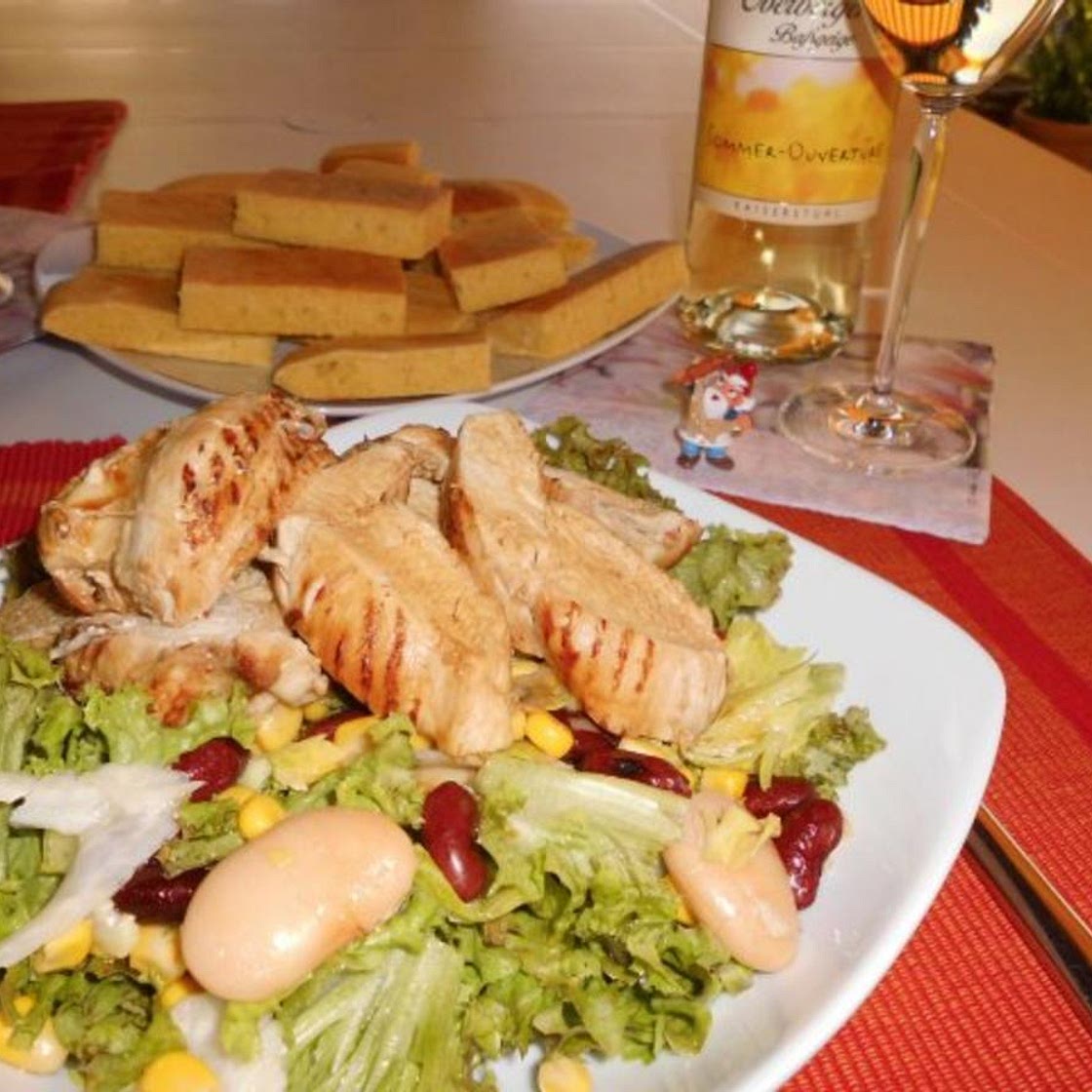 Hähnchenbrust gegrillt auf Sommersalat>>