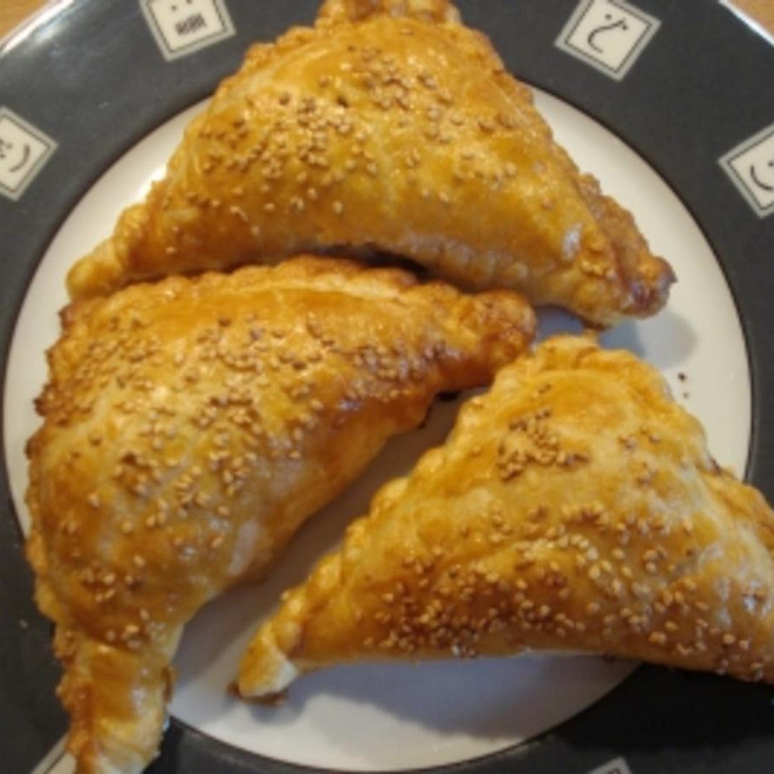 Samsa (zentralasiatische Blätterteigtaschen mit Fleischfüllung)