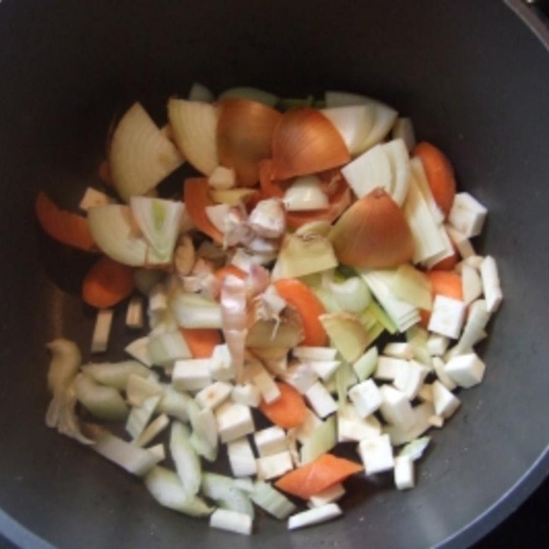 Chinesische Huehnersuppe scharf/sauer