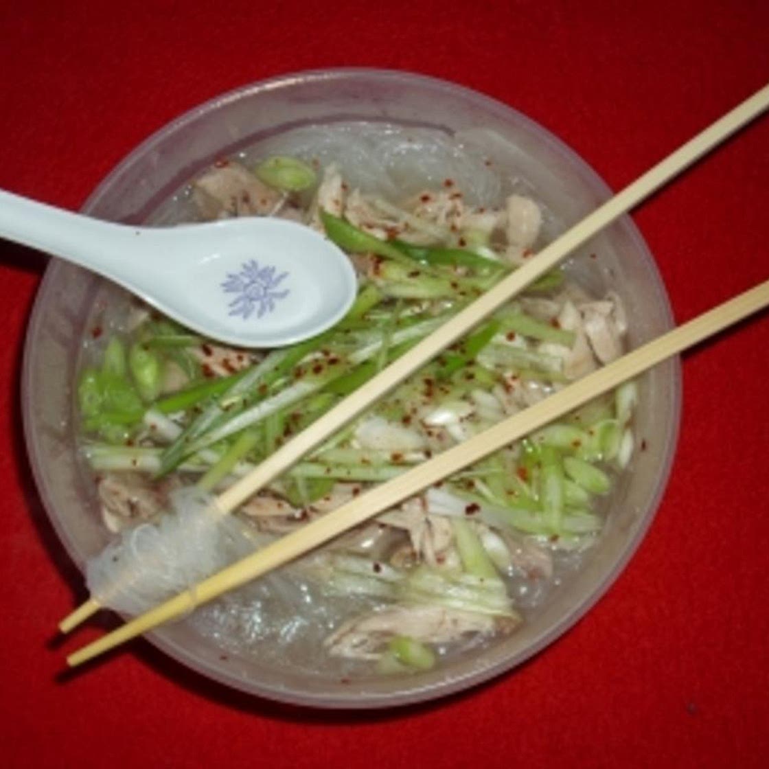 Vietnamesische Nudelsuppe