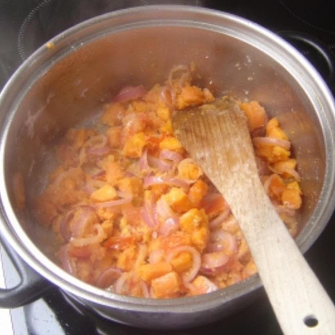 Eingemachtes Kalbfleisch