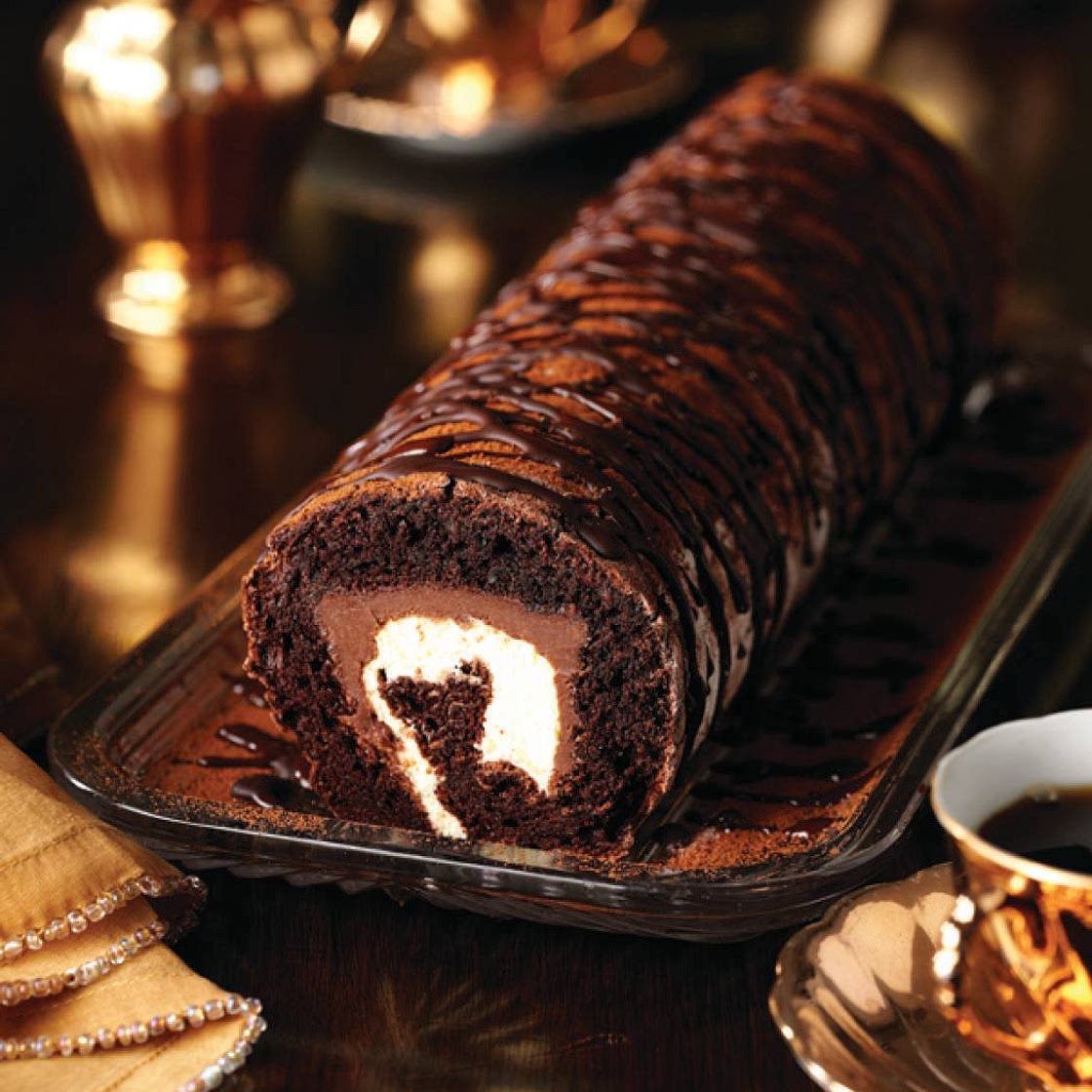 Chocolate roulade with cocoa