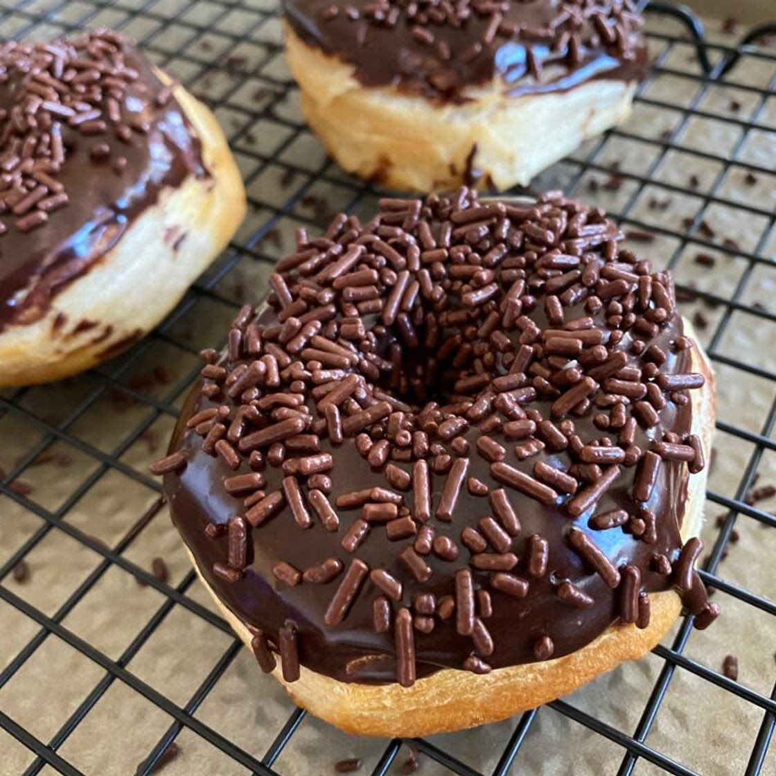 10 Minute Air Fryer Donuts