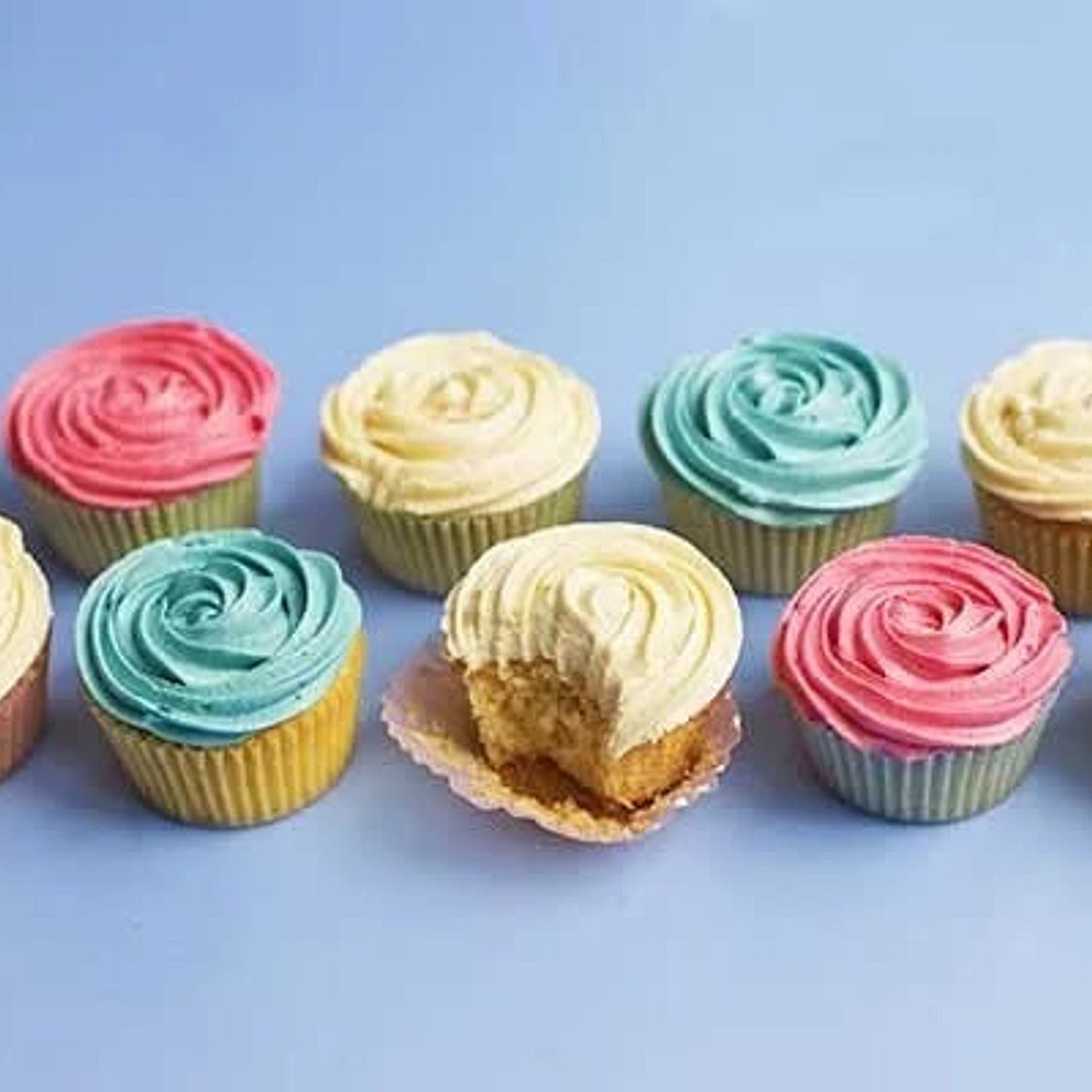 24 Cupcakes 