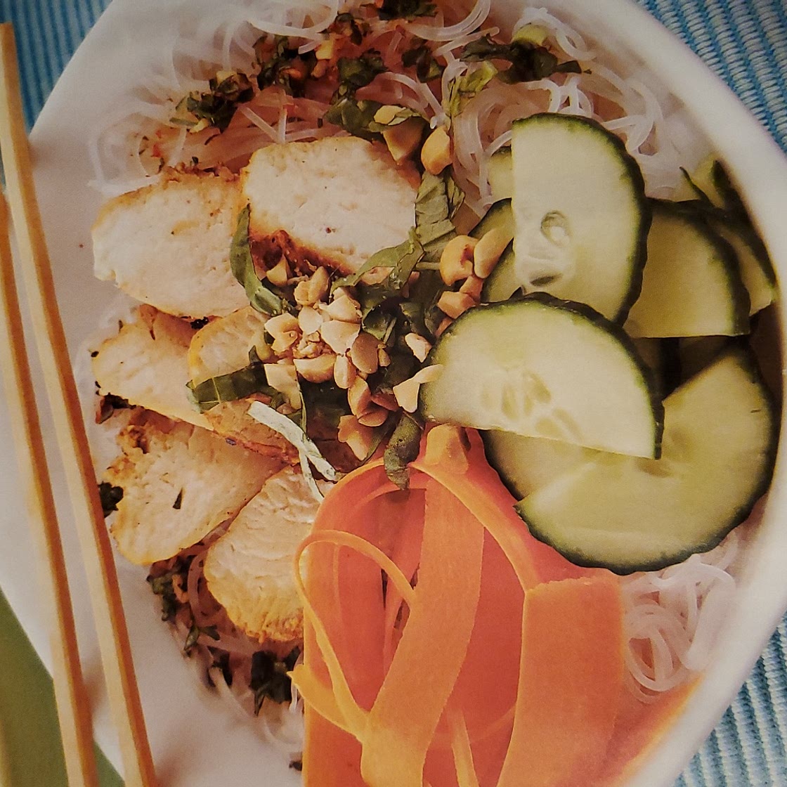 THAI CHICKEN NOODLE BOWLS