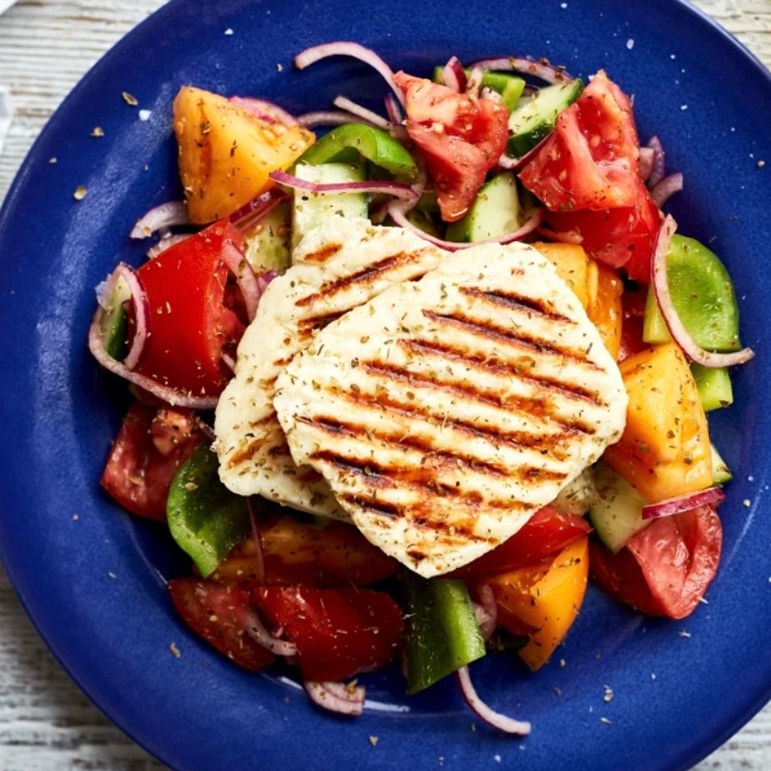 Greek Salad with Halloumi 