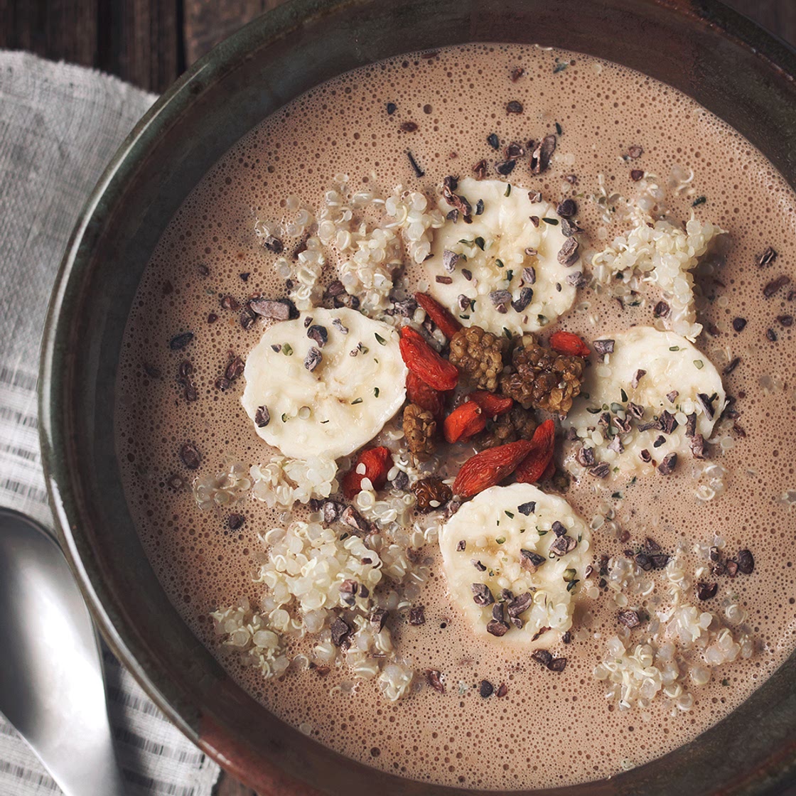 Cacao & Hemp Quinoa Breakfast Bowl - Tasty Yummies