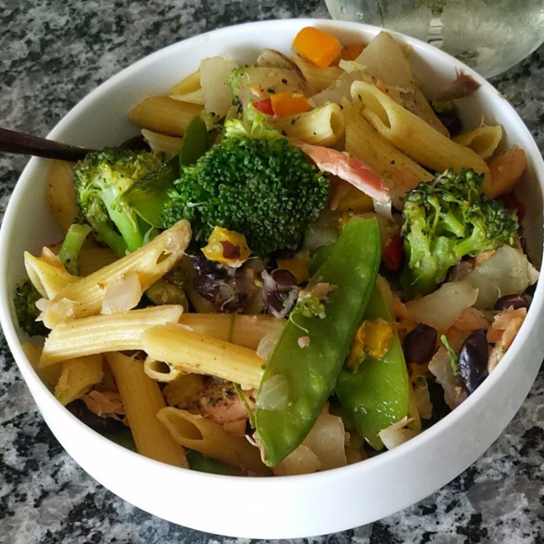 Grilled salmon and vegetables pasta