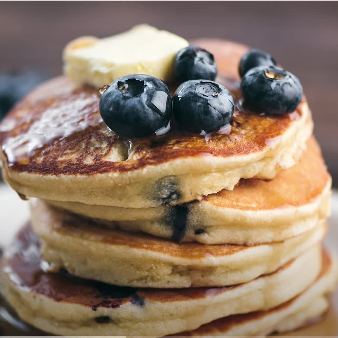 The Fluffiest Vegan Pancakes