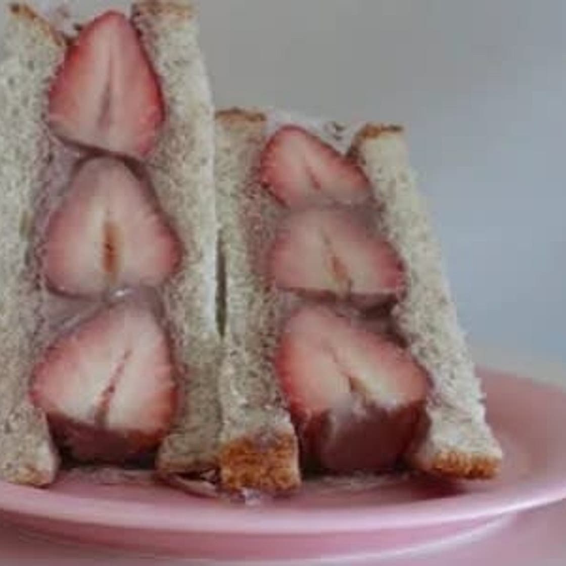 Stawberry Chocolate Sandwich
