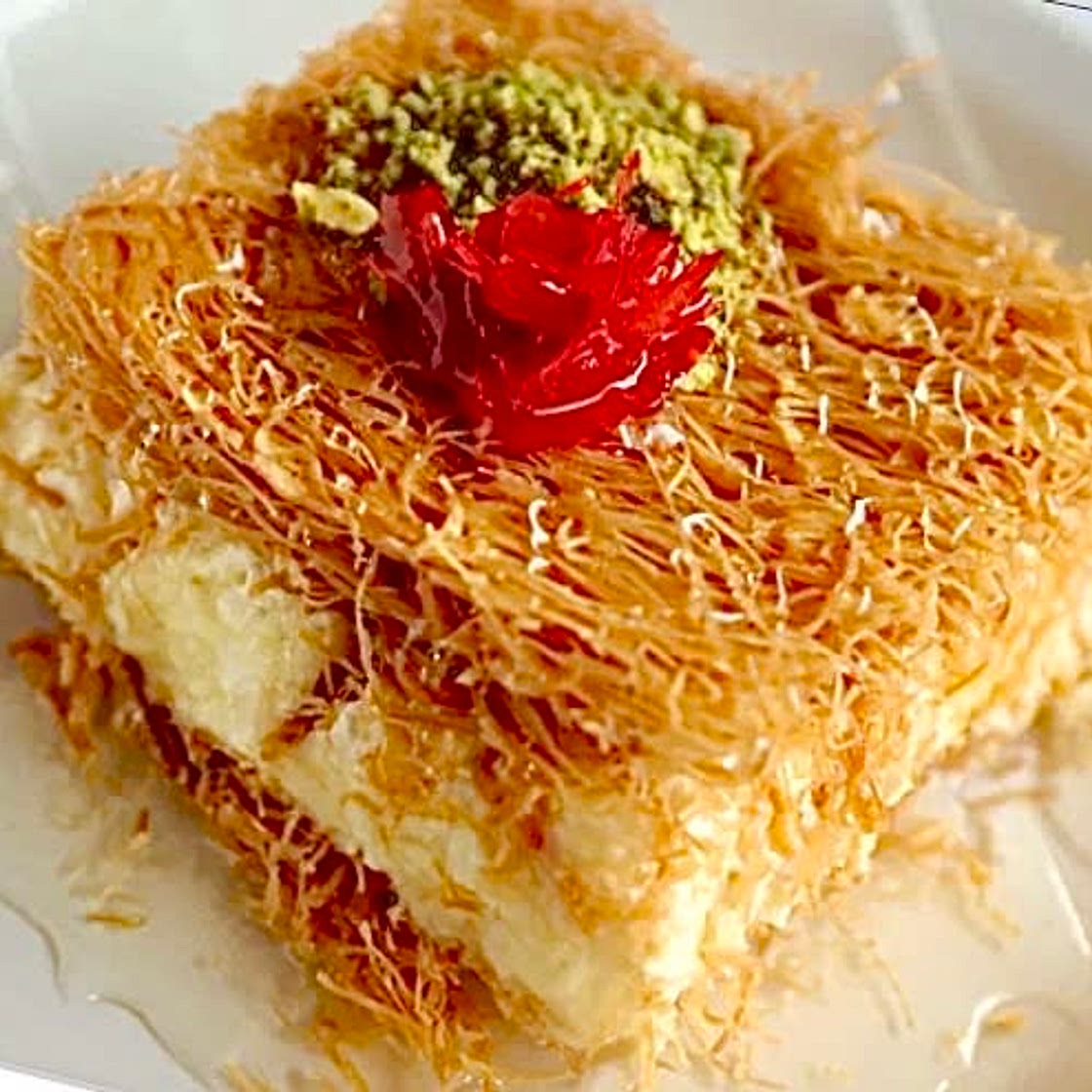 Lebanese Othmalieh (Othmalieh Bil Ashta) عثملية بالقشطة