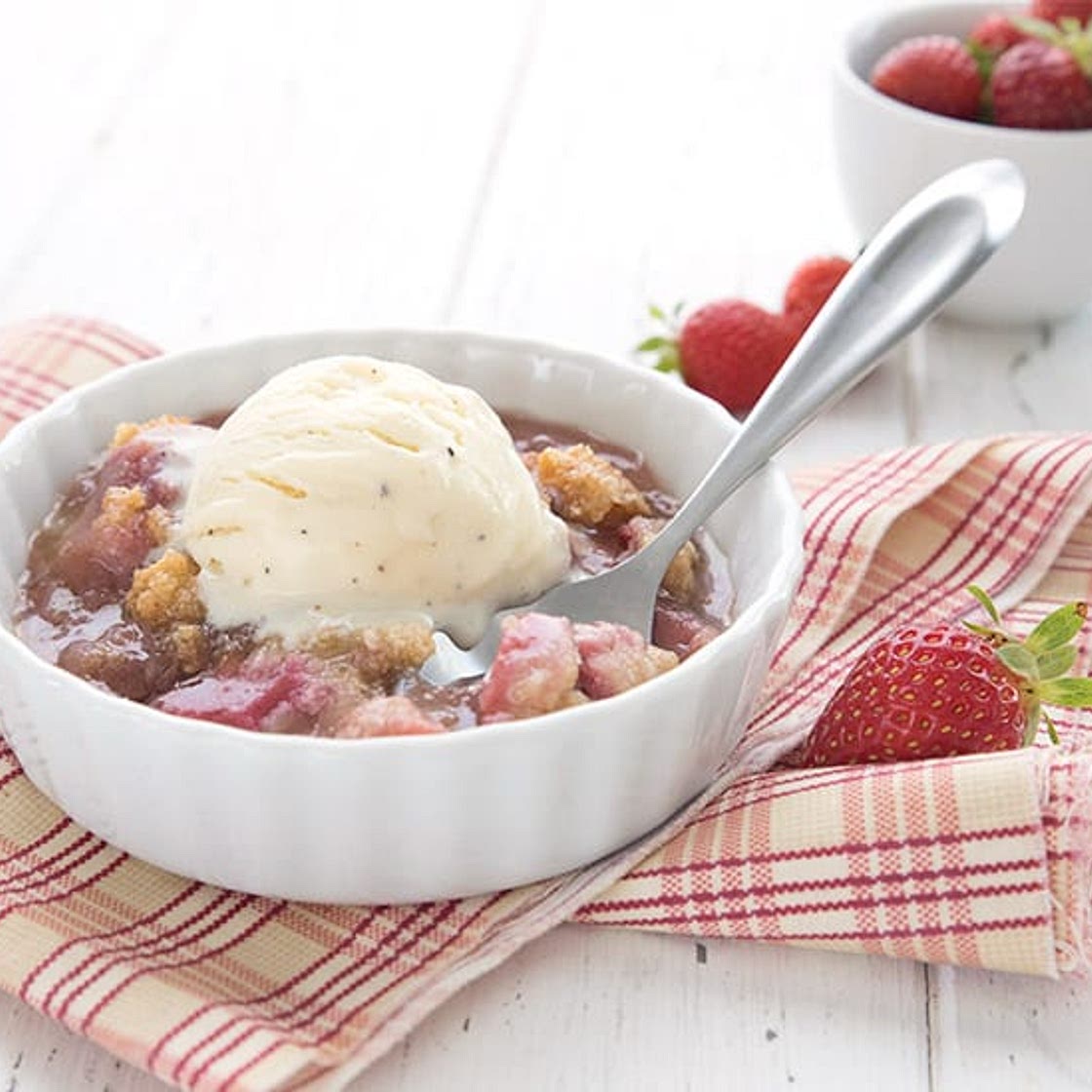 Strawberry Rhubarb Dump Cake