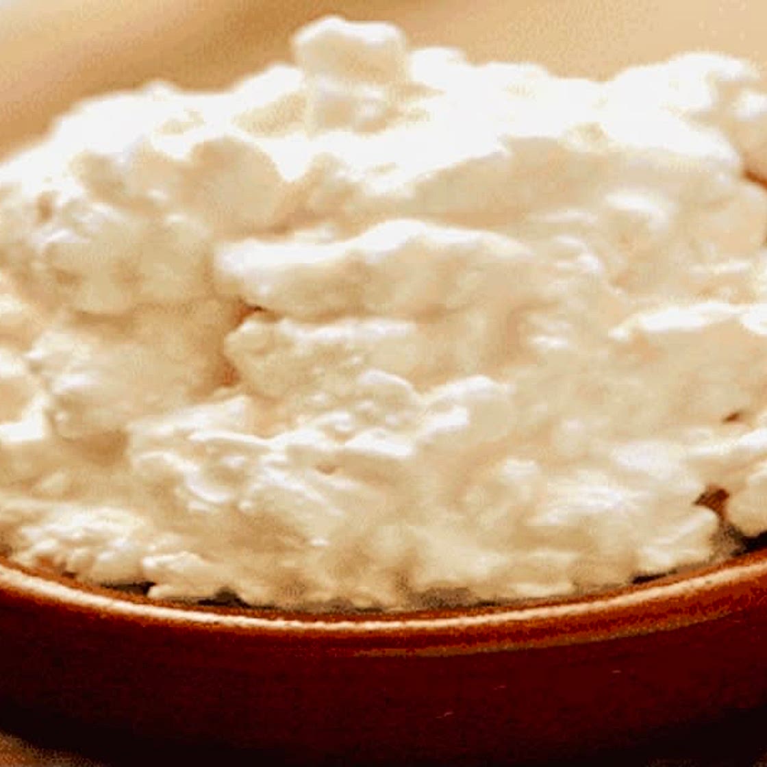Lebanese Garlic Sauce (Toum)