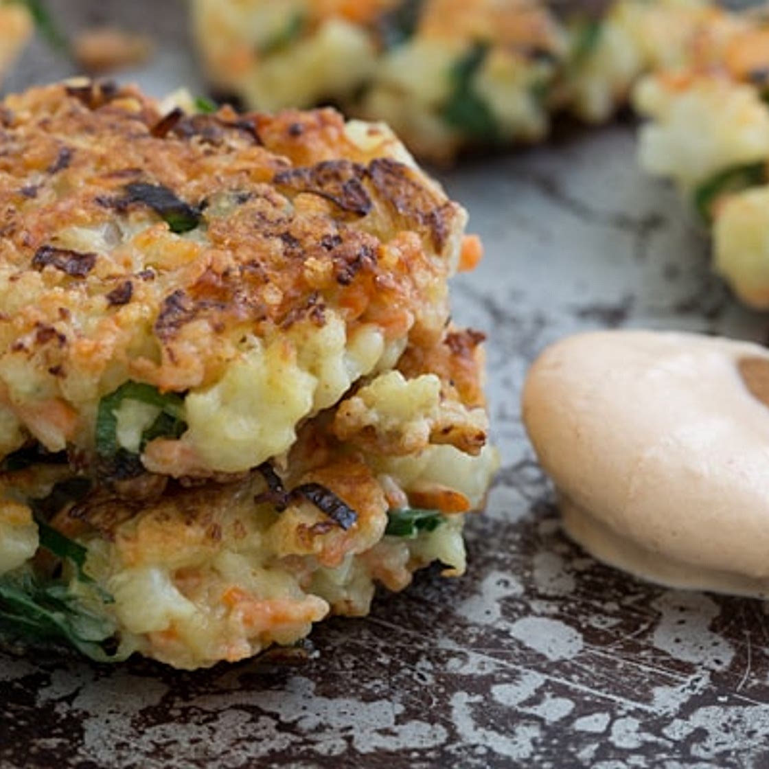Crispy Cauliflower Carrot Fritters with Smoky Garlic Aioli