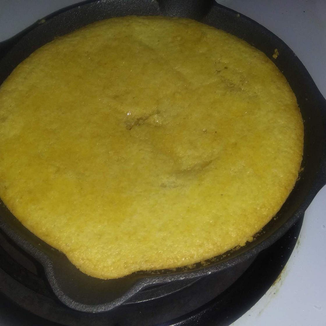 Buttery Skillet Cornbread